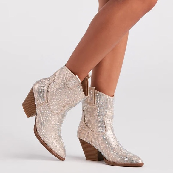 NEW Champagne Western Style Bedazzled Cowboy Ankle Boots - Picture 7 of 16